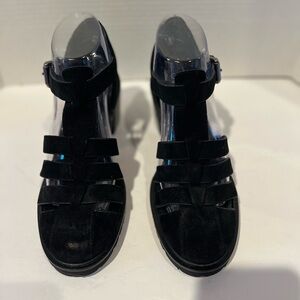 Seychelles Stylish Black Strappy Sandals Size 8.5 Ladies. Great condition